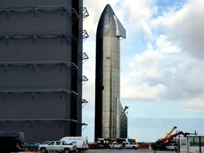 美国SpaceX“星际”飞船SN9返回着陆时发生爆炸：一台发动机未重新点火