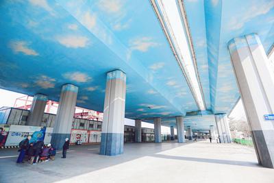 高颜值蓝天彩绘！这可能是青岛最美高架桥