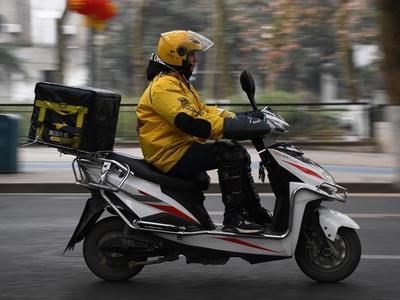 上海：快递外卖电动自行车将悬挂专用号牌，核发、换发不收取任何费用