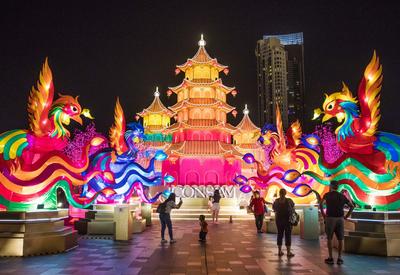 泰国曼谷：多家商场迎春节