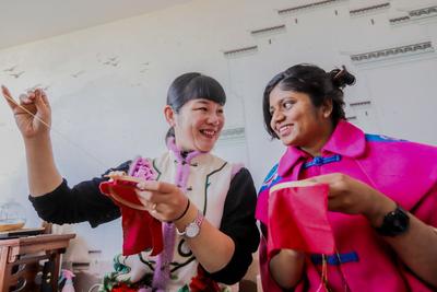 外国留学生就地过年 “花式”感受中国年味