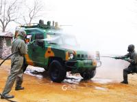 野外驻训 看防化兵们的必备技能