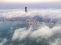 青岛现平流雾奇观，云蒸霞蔚宛如仙境！