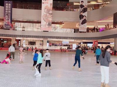 滑雪场排队打卡、嘉年华游客过万……青岛冰雪旅游“火”了