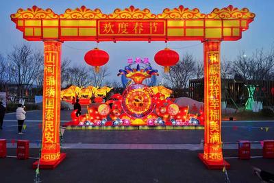 今天下雨了 回味一下过年的彩灯吧