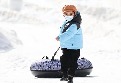 青海：乐享雪趣迎春来