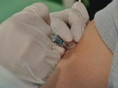 我国几款新冠疫苗怎么选？双针接种是否有优势？专家回应