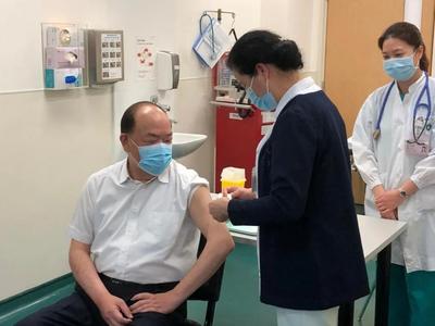 澳门已连续316天无本地确诊病例报告，特首带头接种国产疫苗