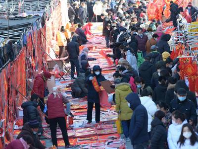 红红火火！春节前最后一个李村大集人气旺