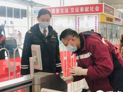 定期采样！西海岸汽车总站织密春运疫情防控网