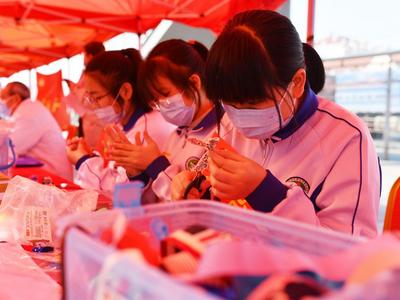 义诊、理发……赶大集式的学雷锋，快看！