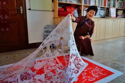 非遗传承人苏霞：剪纸40年，一双巧手“剪活”崂山