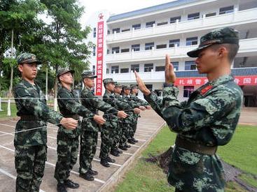 全军统一部署：今年多军兵种直接选拔招录普通高校应届毕业生