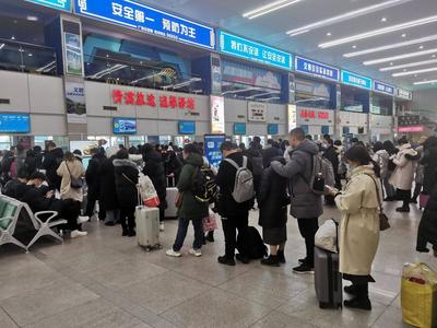 今年“五一”出行预订飙升，百余城市旅游热度涨幅超50%