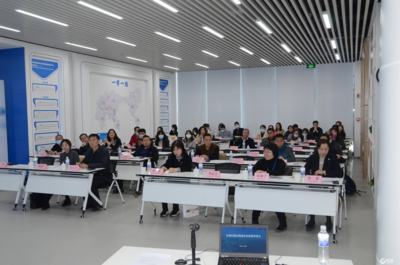 市南为重点物流企业提供专属政策服务，打造浮山湾航运总部经济集聚区
