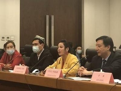 新疆妇女：我有3个孩子，从没听说谁被“强制绝育”