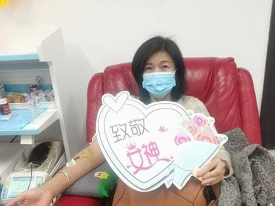 撸袖献血庆祝节日！青岛141位女性捐献44600毫升全血、24个治疗量血小板！