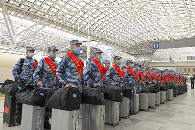 来了来了！首批春季新兵入营