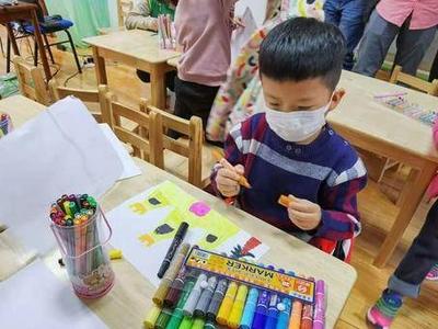 多位代表委员持续关心师生身心健康，配齐配强校医和心理教师是一大焦点