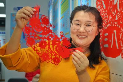 妇女节“走心”礼物：学会剪纸+创作作品送给自己