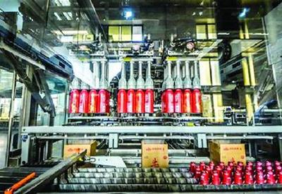 青岛啤酒“点亮”智慧制造新场景，百年企业超越年龄活力拥抱工业互联网