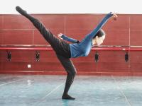 舞者宁萌特写：脚尖上的23年，从“晚会背景墙”到舞台女1号