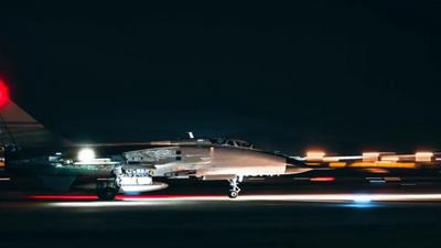 战斗机跨昼夜飞行实拍：“战鹰奶爸”的夜生活