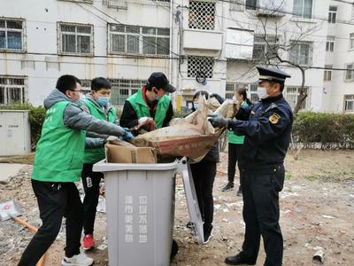 人人动手洁净家园，红色引领服务楼院
