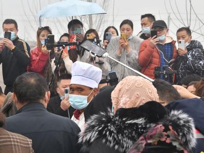 山东“拉面哥”回应商标被注册：不是我，别上当！