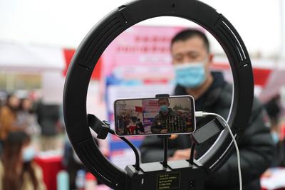 高校招聘掀起“二维码”热，微信求职成潮流