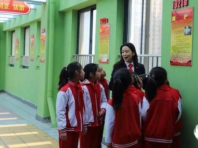 “学雷锋 学党史”，西海岸新区少先队开展雷锋日主题教育活动