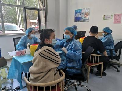 接种有效期并非半年！青岛累计接种新冠疫苗349.66万人，假期接种点不休 