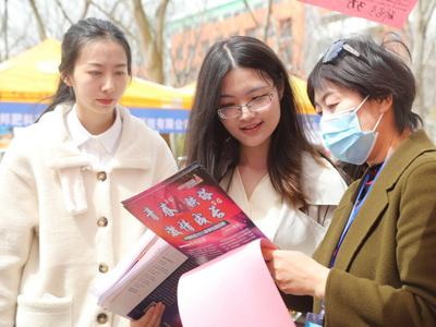 人才“磁场”聚势而强，青岛高校毕业生流入比全省第一