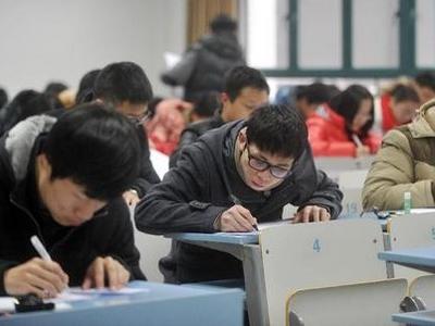 人民大学法硕复试30多人0分引关注，或与在微信群内分享题目有关