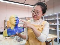 走进青岛陶艺家王丽南：将“黄蓝色”的家乡印记融入艺术创作