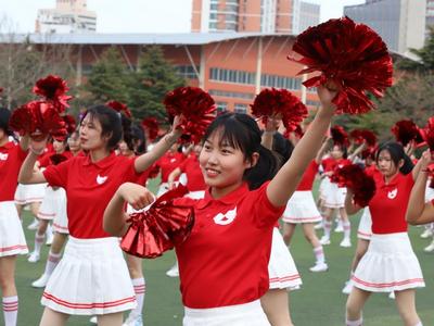 快来看！青岛滨海学院第二十届大学生体育文化节开幕了