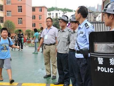 公安部：加强中小学幼儿园安保和社会面巡逻防控
