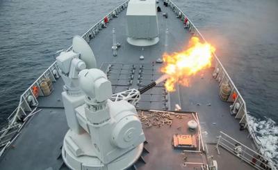 北部战区对抗训练现场：双舰出击，双炮齐射，烎！