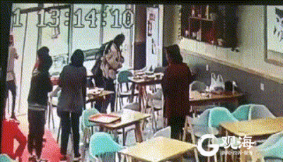 食客命悬一线，西海岸新区教师上演教科书式急救！
