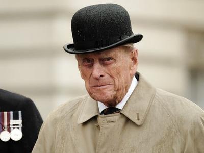 英女王丈夫去世多国政要致哀，哈里预计返英参加葬礼