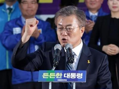 韩媒：韩国总统文在寅进行内阁改组，提名金富谦为总理