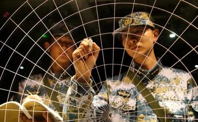 北部战区对抗训练现场：双舰出击，双炮齐射，烎！