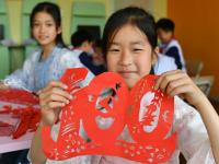 儿童节该咋过？小嫚儿剪纸迎“六一”