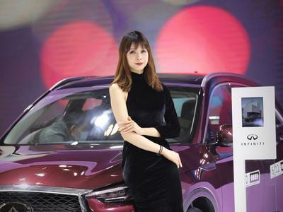 名车、美模、拍客…哪个最闪？2021青岛车展首日实拍（多图）