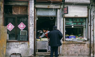 随着时光渐渐模糊，实拍黄岛路老铺子|青画㉕