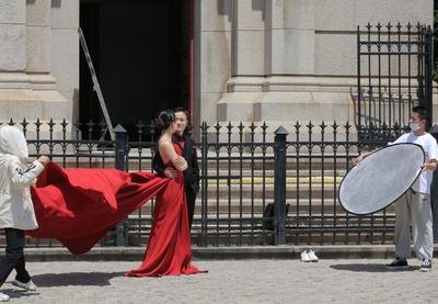 定格幸福时光！各地新人扎堆来青拍婚纱照