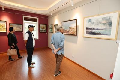 50位画家名作集中亮相，对话·水彩与油画写生新作联展启幕
