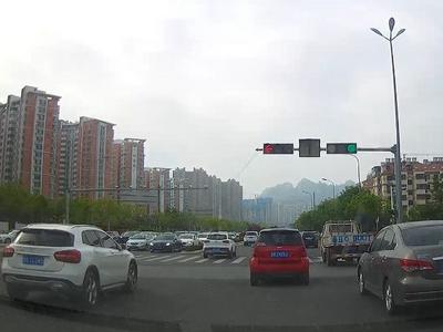 吐槽吧·回访 | 劲松五路、合肥路路口南北方向信号灯已调整