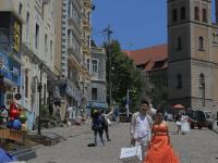 定格幸福时光！各地新人扎堆来青拍婚纱照