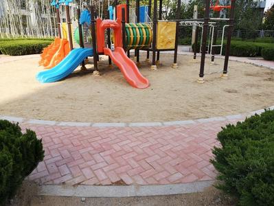 记者在现场·回访｜木栈道换地砖 耐用美观安全